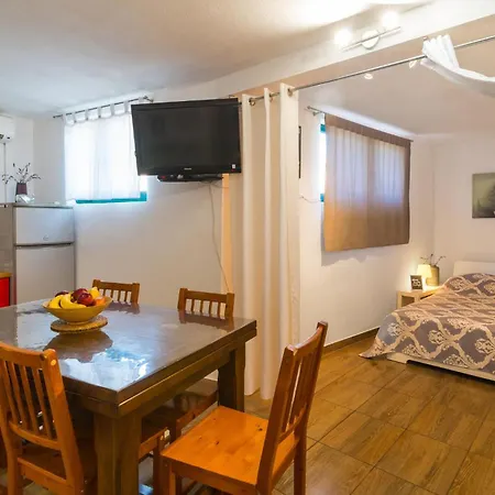 Apartment Amazing In Mirca With House Sea View Mirca (Brac)