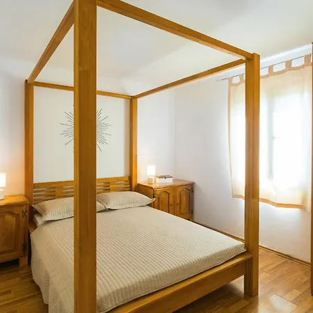 3 Bedroom Beautiful In Mirca Apartment *